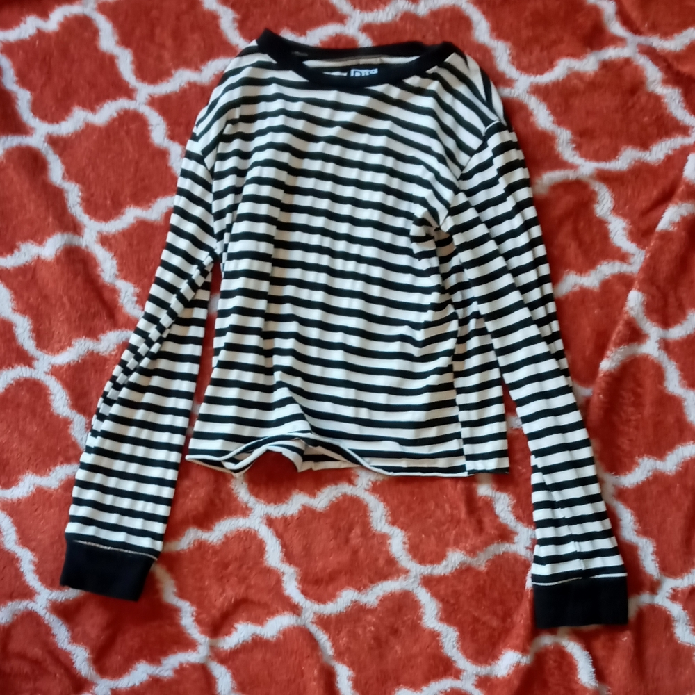 DISTURBIA youth 12 black and whit striped shirt xs